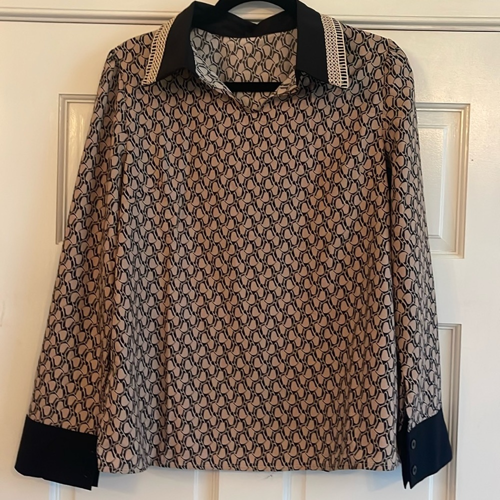 New patterned and embroidered shirt women’s size large